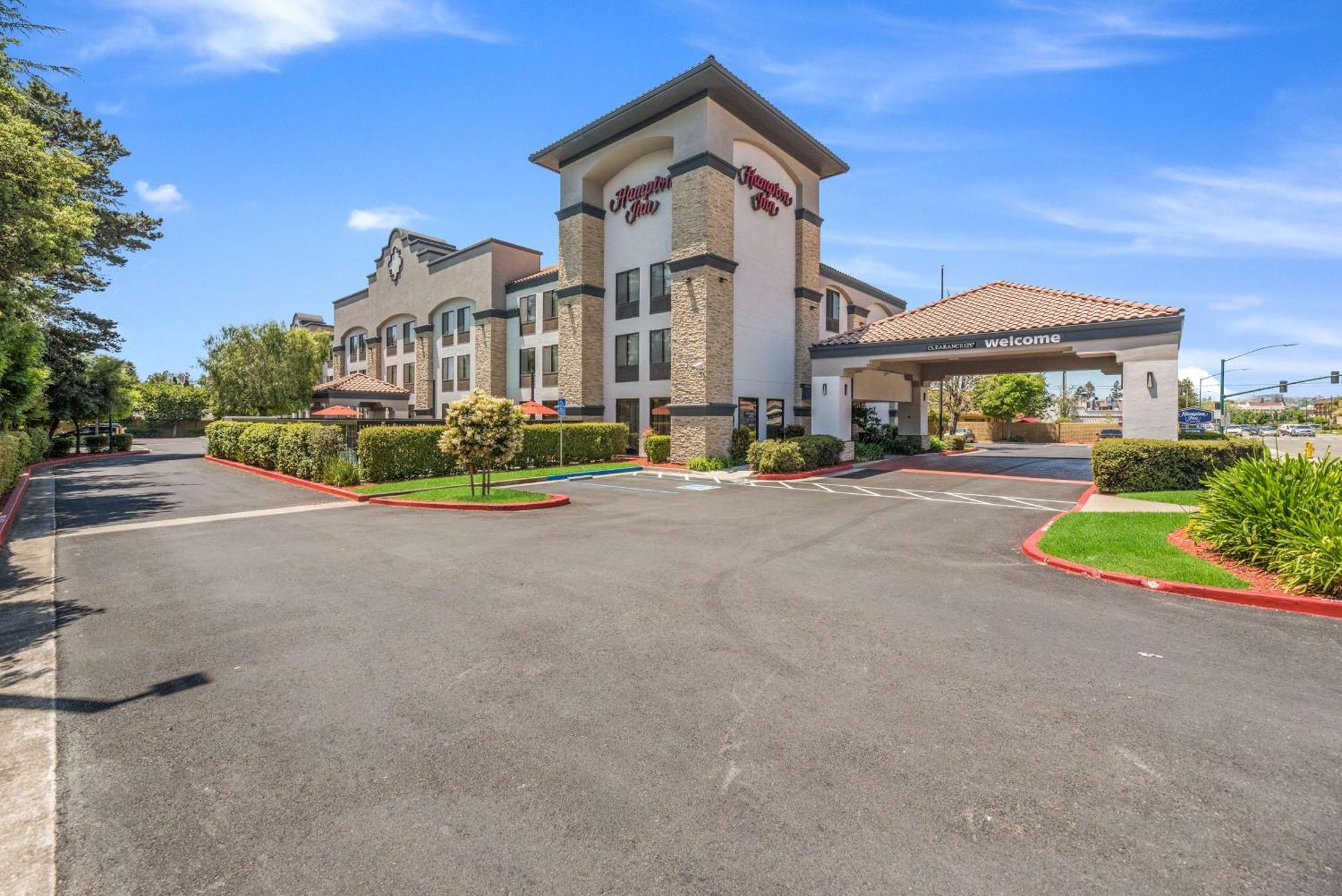 Hampton Inn Oakland-Хейуорд Экстерьер фото
