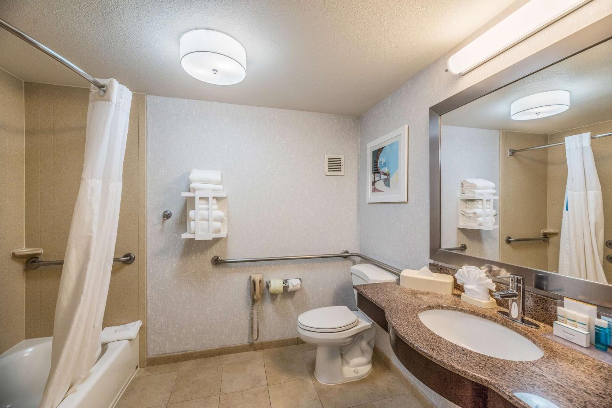 Hampton Inn Oakland-Хейуорд Экстерьер фото