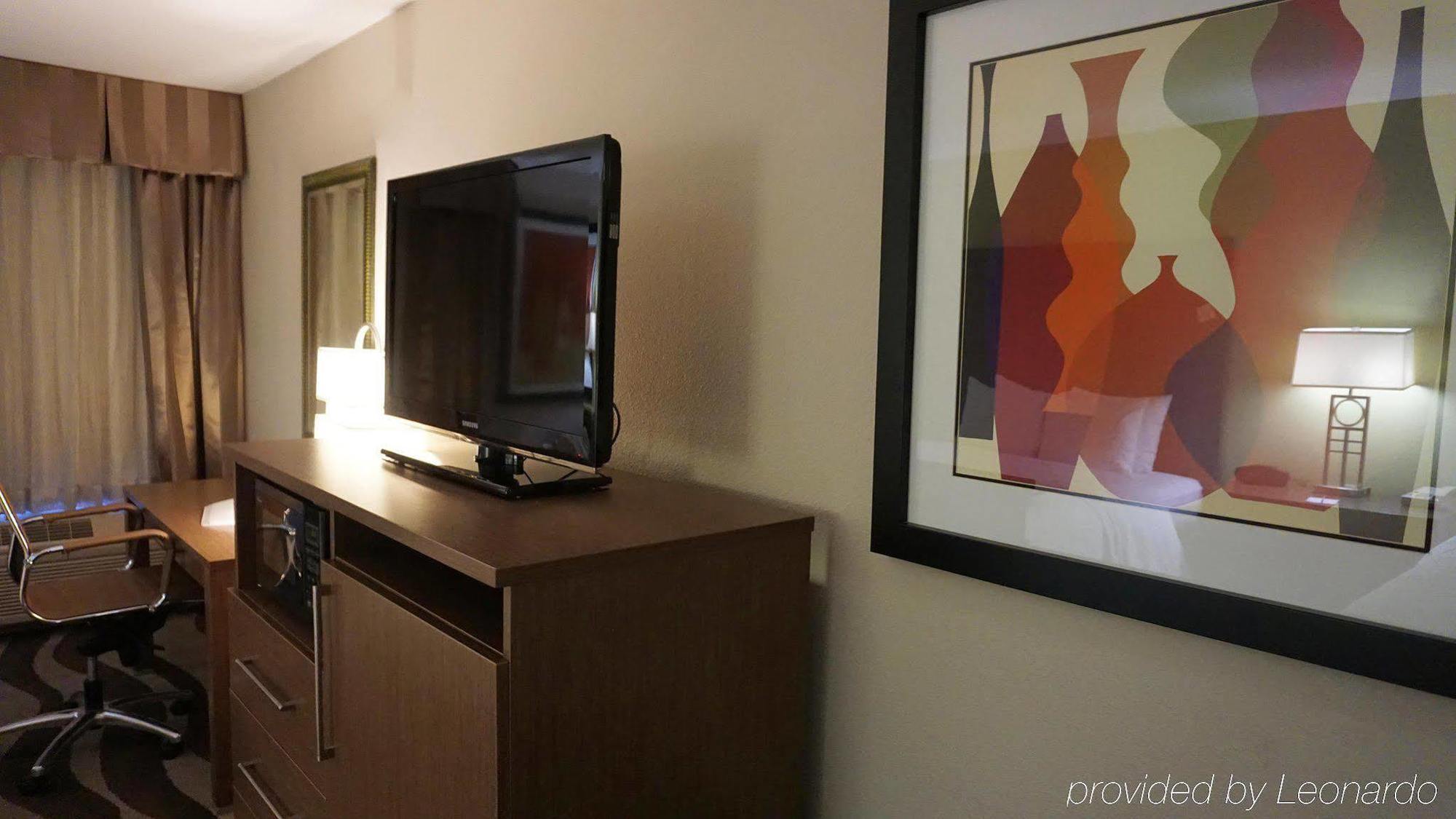 Hampton Inn Oakland-Хейуорд Экстерьер фото